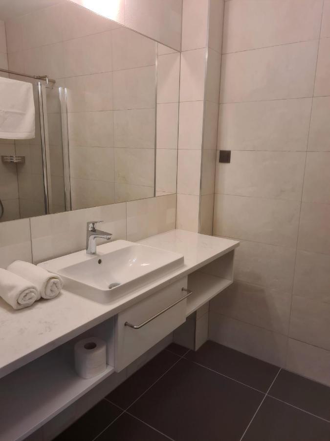 Hotel Port 2000 توجن المظهر الخارجي الصورة